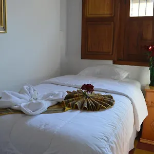 Hotel Y Galeria Uxlabil